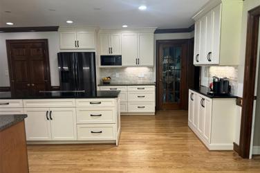 Classic Contrast Kitchen